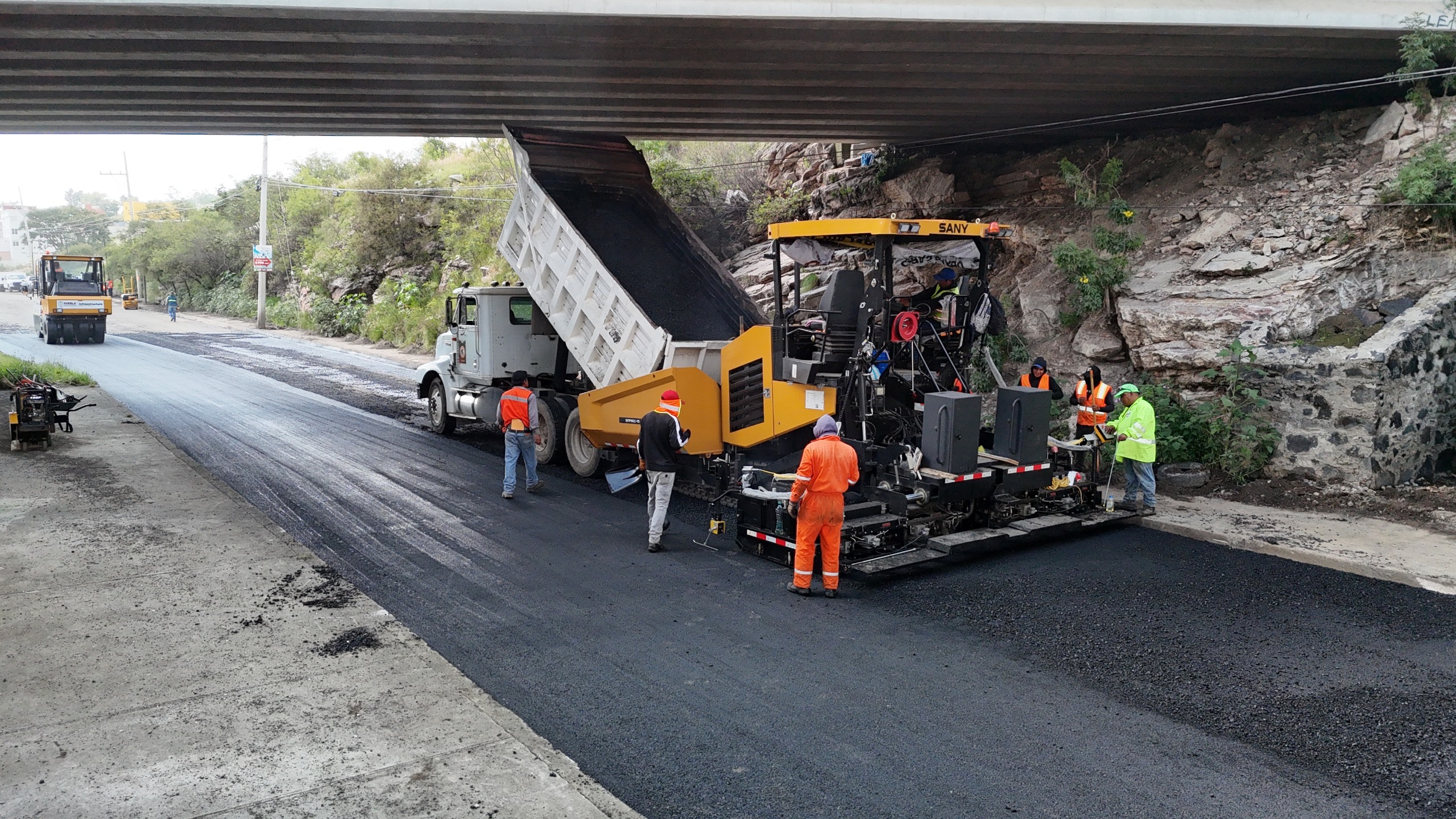 Gobierno de Puebla anuncia rehabilitación de 120 km de calles y caminos en 150 días