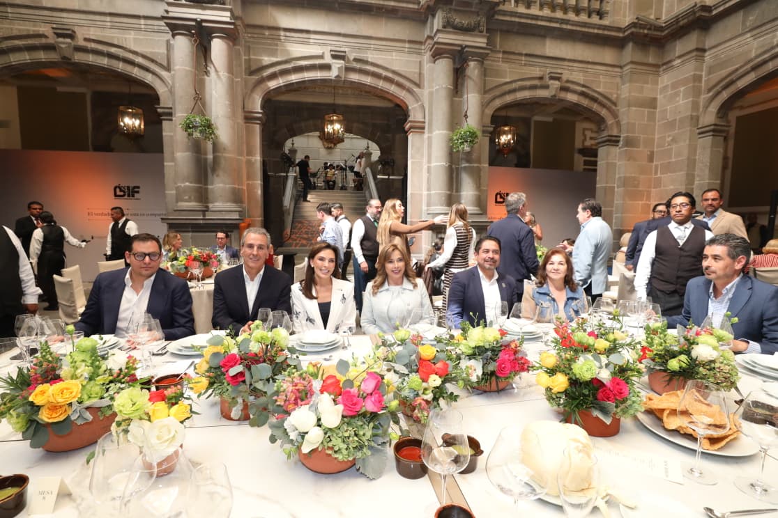 Comida con causa impulsada por el SMDIF recauda fondos para equipar escuela para niños con síndrome de Down