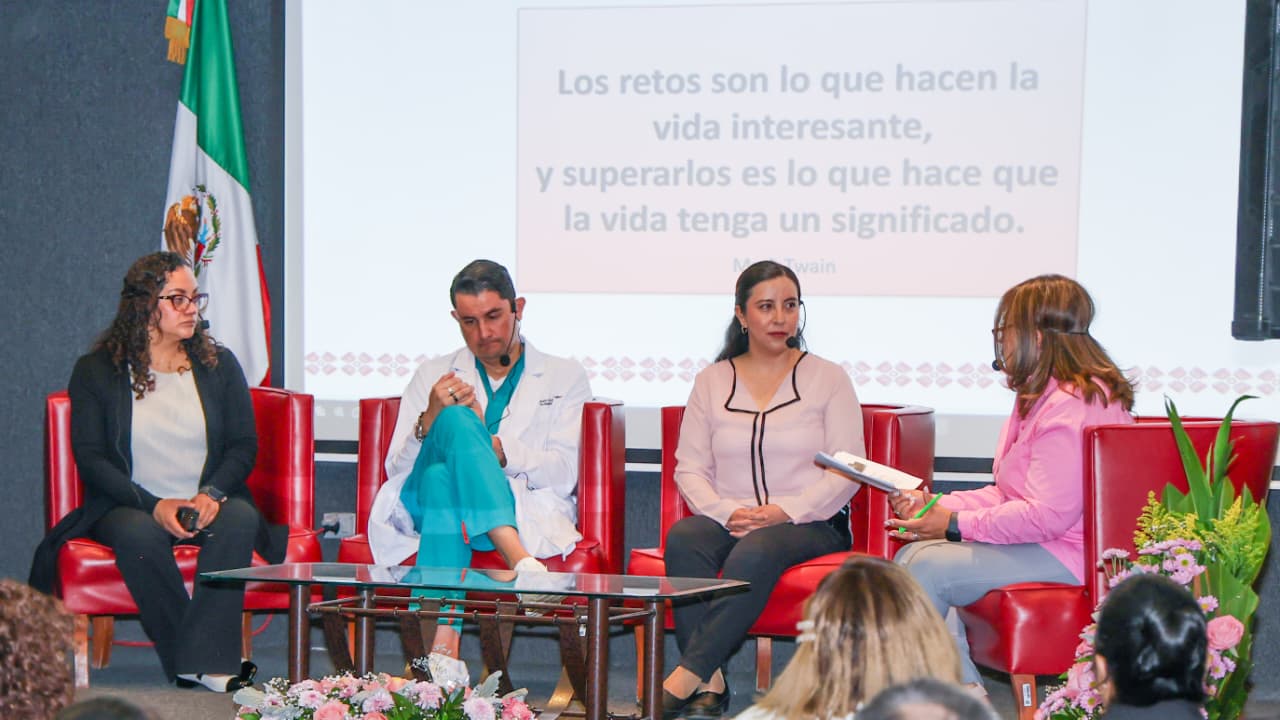 Organizan SEDIF y Secretaría de Salud de Puebla panel sobre cáncer de mama