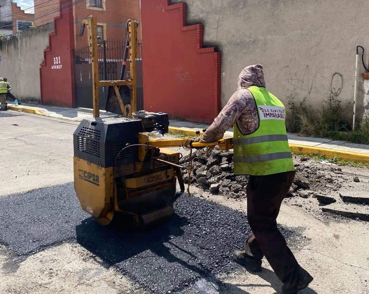 Campaña Capitalina Bacheando Puebla: mejora vialidades en el sur de la ciudad