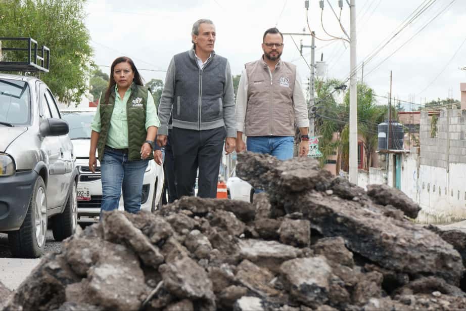 Supervisa Pepe Chedraui trabajos de bacheo en la colonia San José del Conde