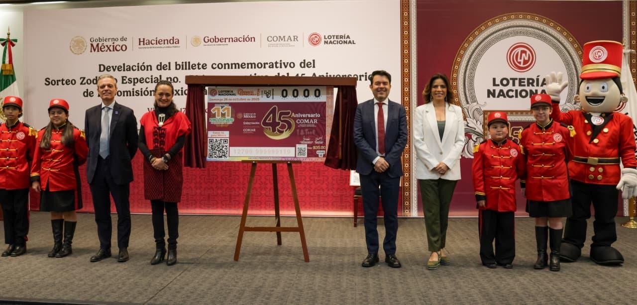 Develan billete de Lotería Nacional por los 45 años de la Comisión Mexicana de Ayuda a Refugiados