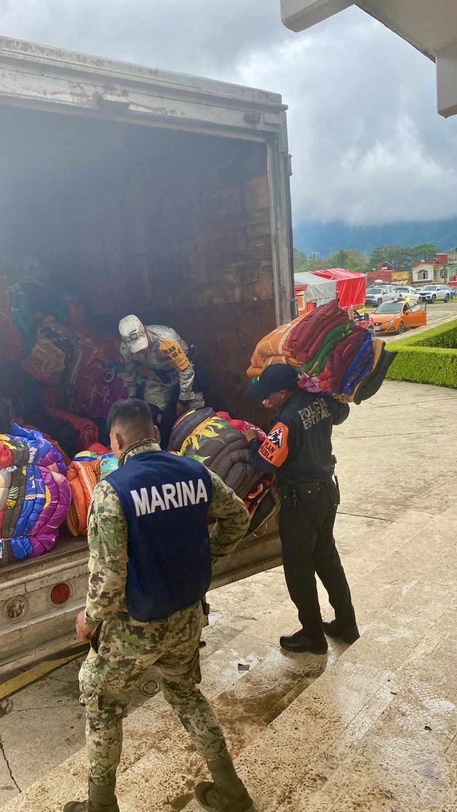 Activan “Plan Puebla” en la Sierra Norte: auxilio y apoyo humanitario en comunidades afectadas