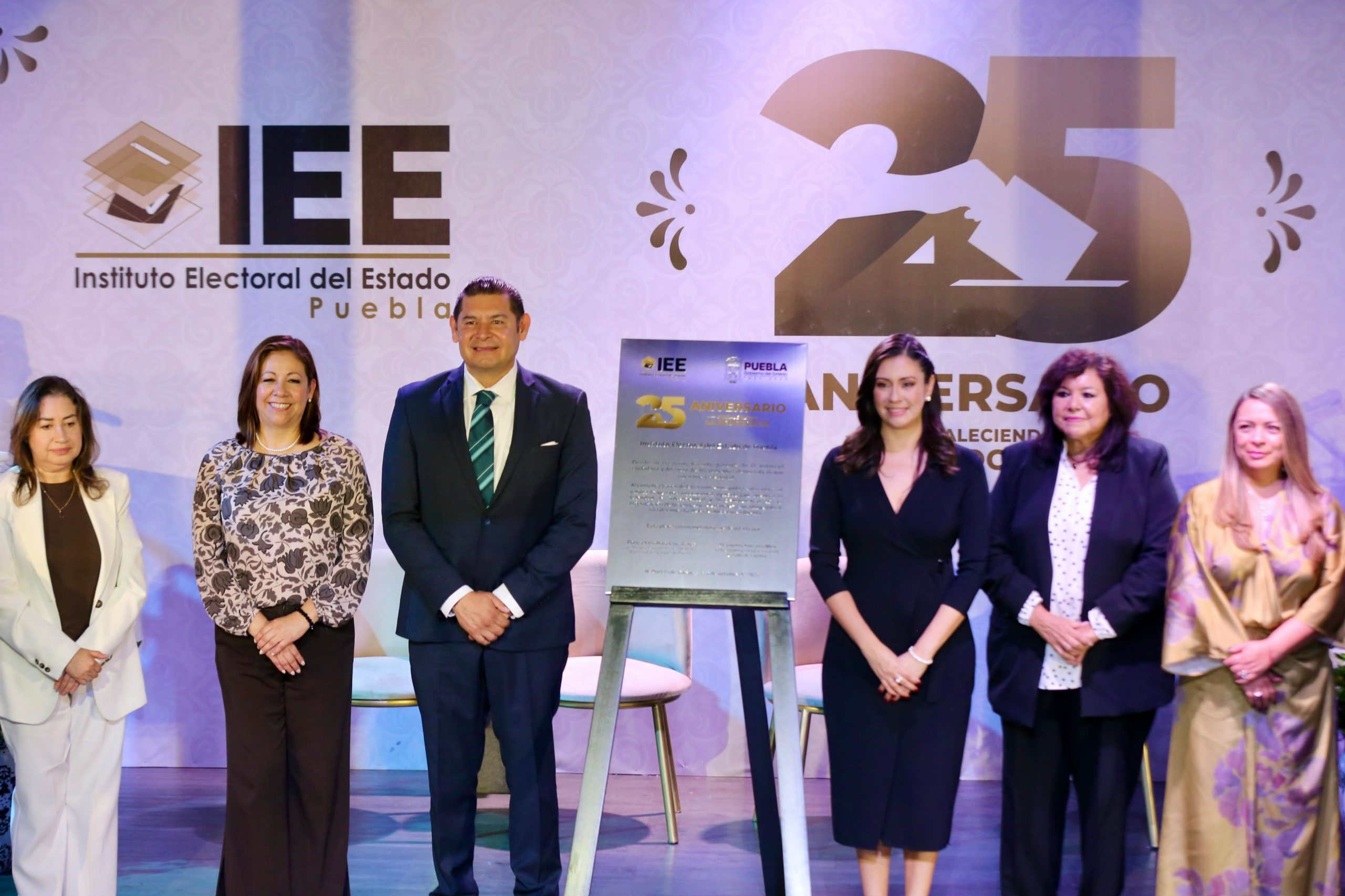 25 aniversario IEE Puebla