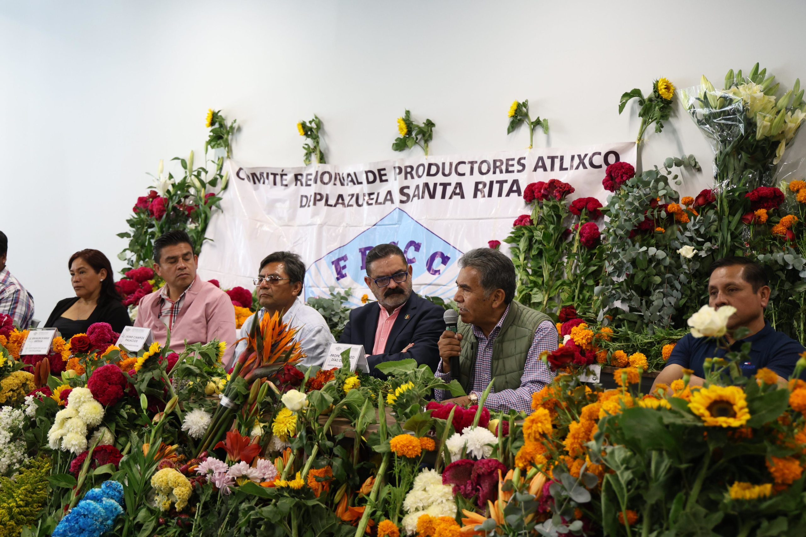 Desde el Congreso de Puebla, promueven flor de temporada de la región de Atlixco