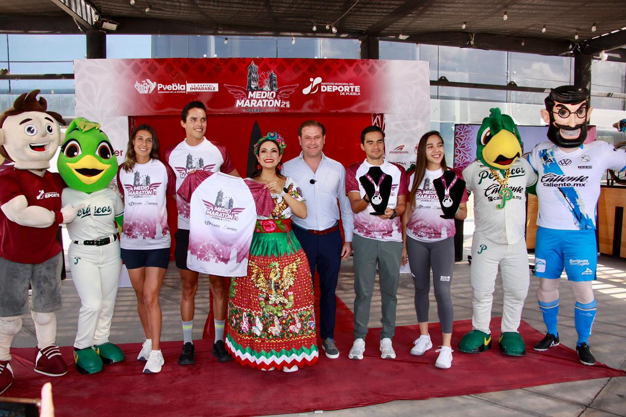 Presenta Ayuntamiento de Puebla rutas, playera y medalla del Medio Maratón 21K Puebla 2025