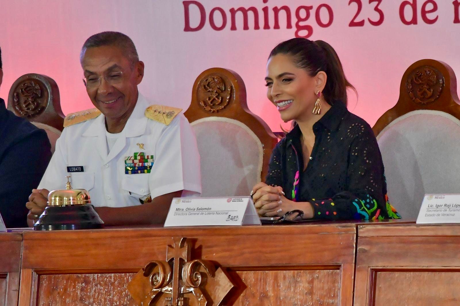 Lotería Nacional realiza sorteo en Veracruz para honrar 200 años de la Consolidación de la Independencia en el mar