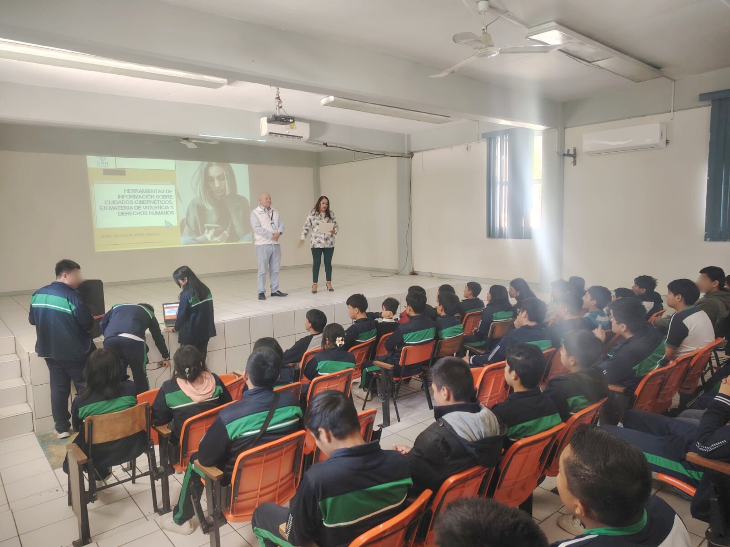 Imparte CDH Puebla pláticas sobre valores y respeto en Conalep Tehuacán