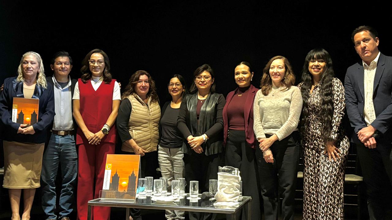 Presenta Ayuntamiento de Puebla tomo 43 de la Revista Cuetlaxcoapan