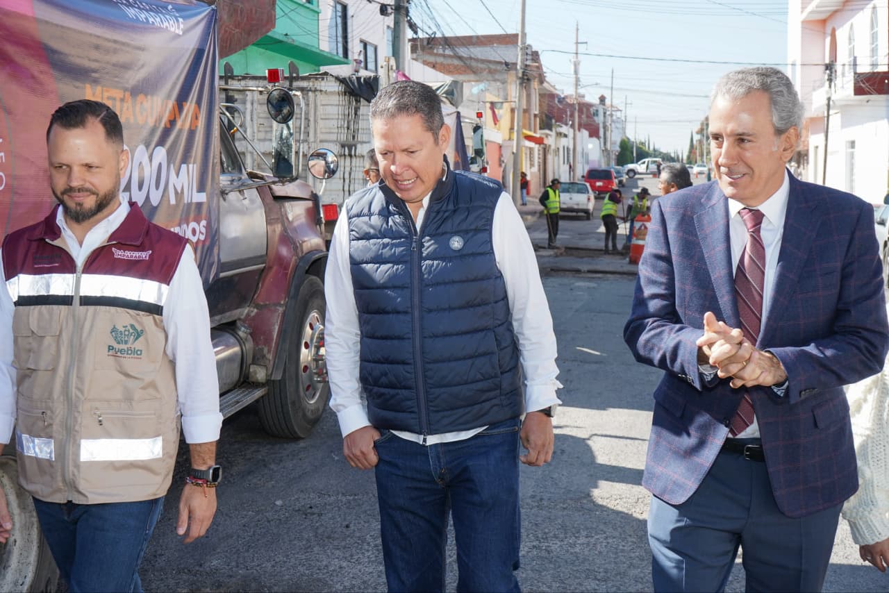 Con inversión histórica, Ayuntamiento de Puebla atiende más de 200 mil baches en la capital