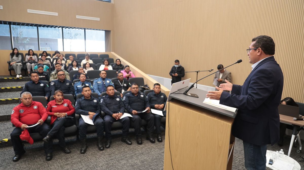 congreso-pue-reconocimiento-a-policias