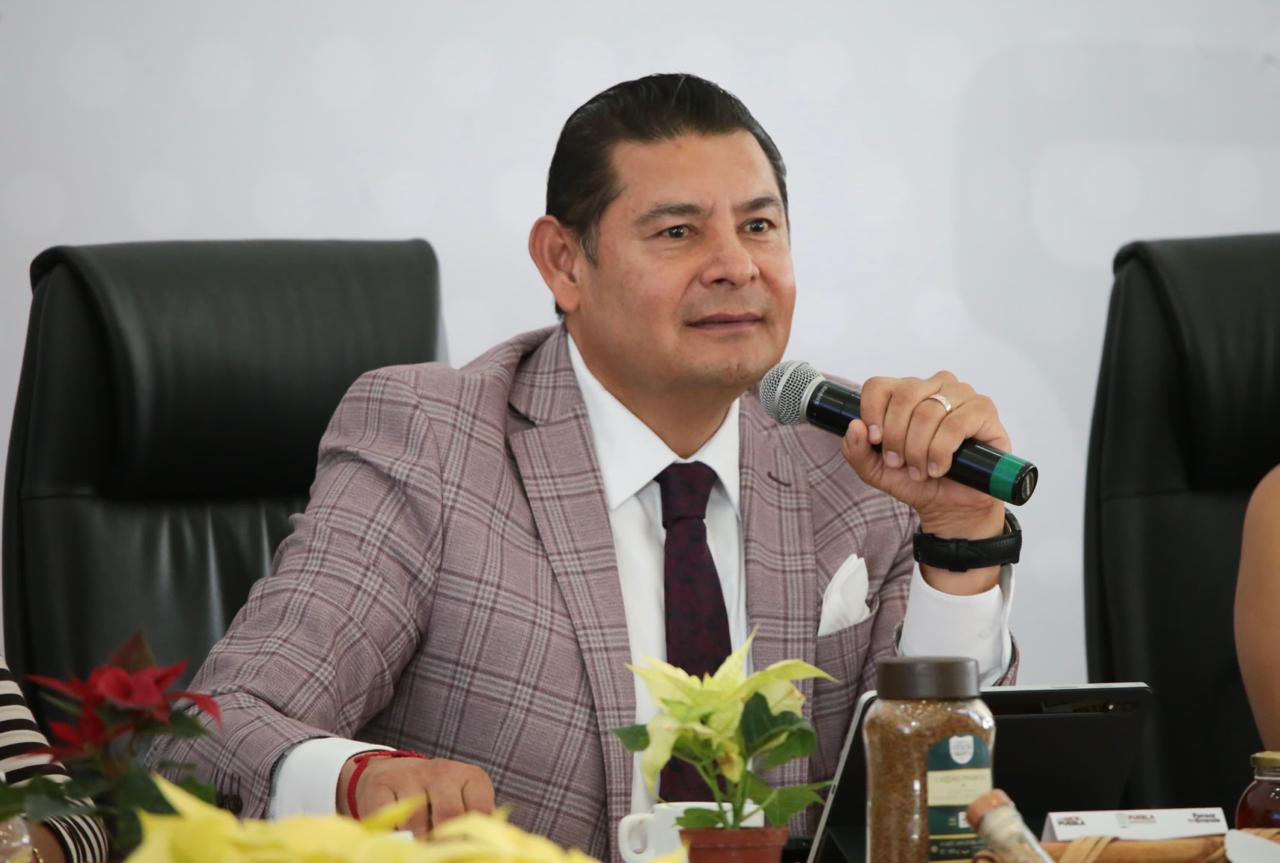 Los grupos delictivos más peligrosos son los delincuentes disfrazados de políticos: Armenta