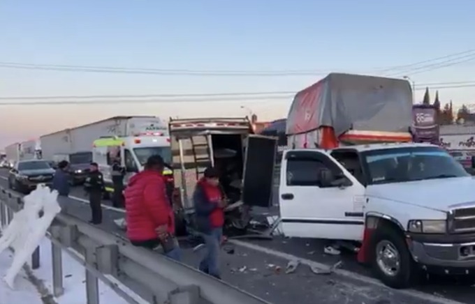 Choque múltiple en autopista México-Puebla