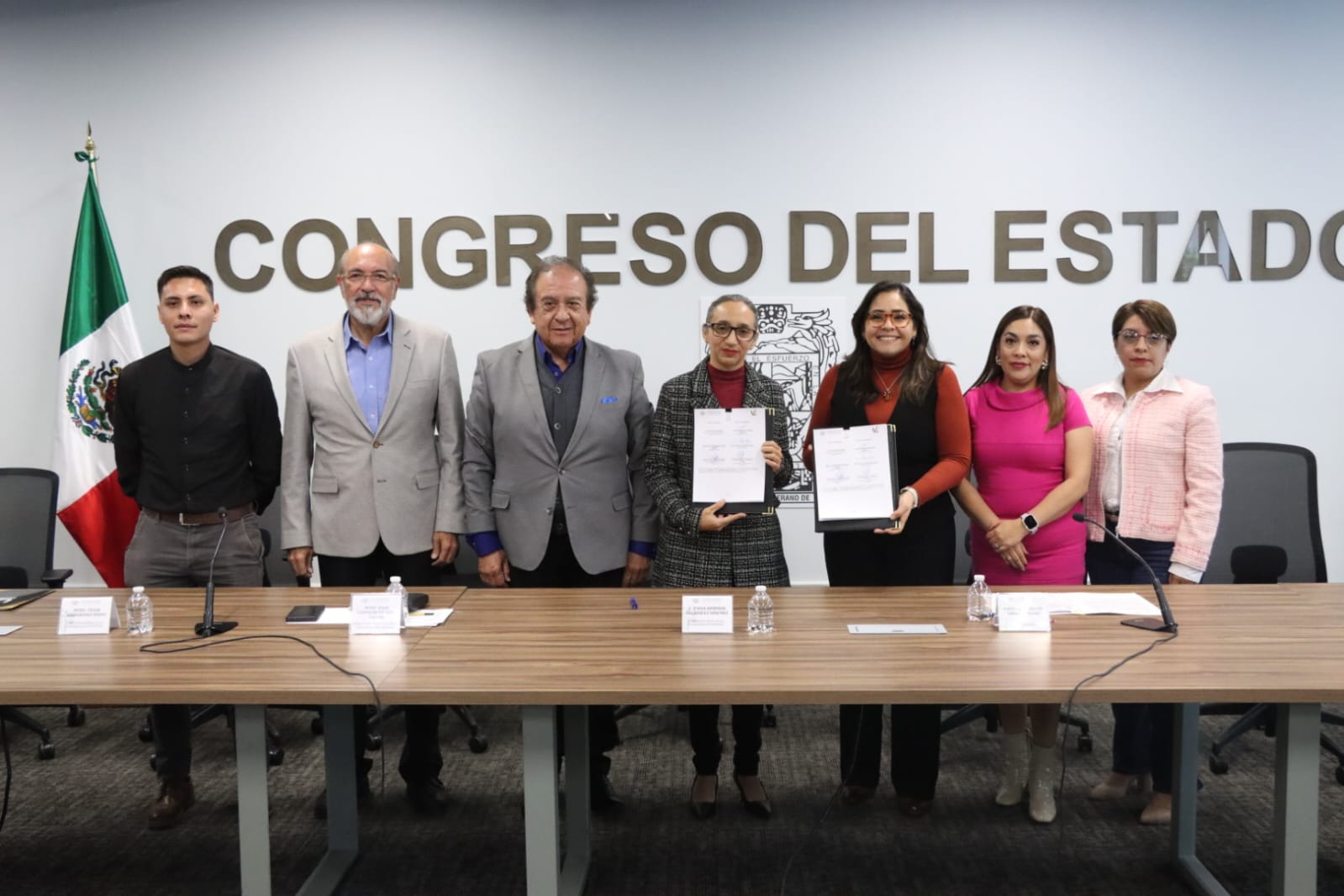 Firma Congreso de Puebla convenio con la Universidad Xicotépetl