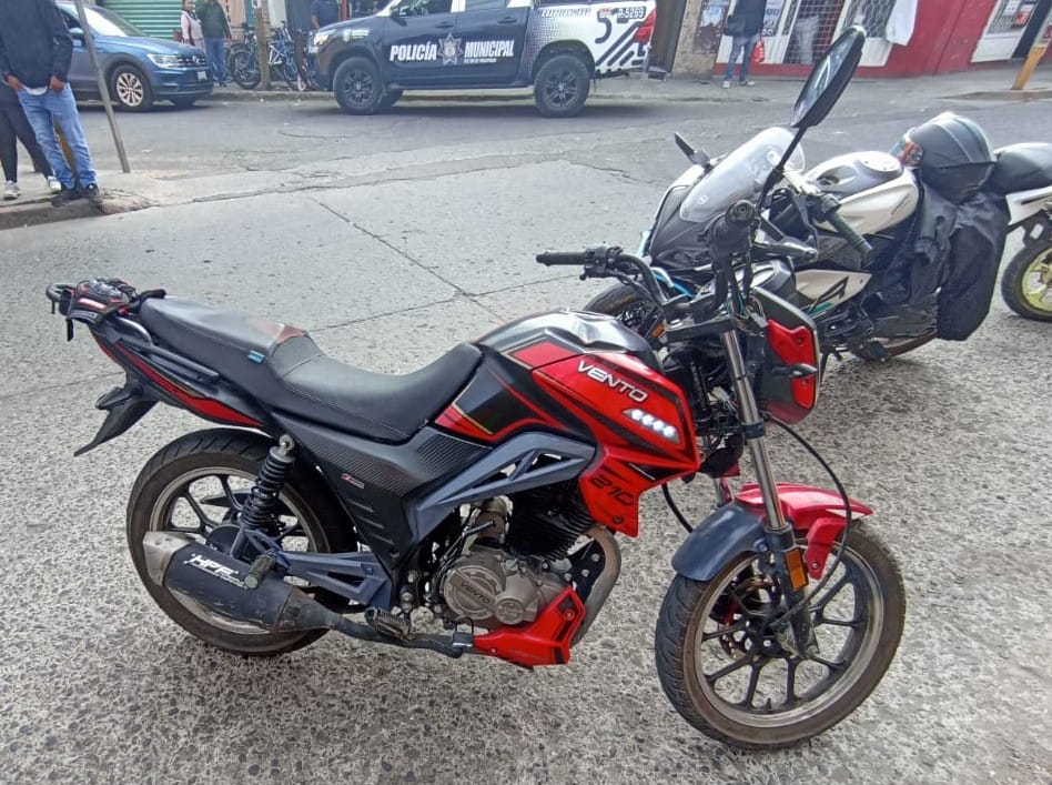 SSCyPC de Cuautlancingo detiene a dos sujetos por detentación de vehículo robado