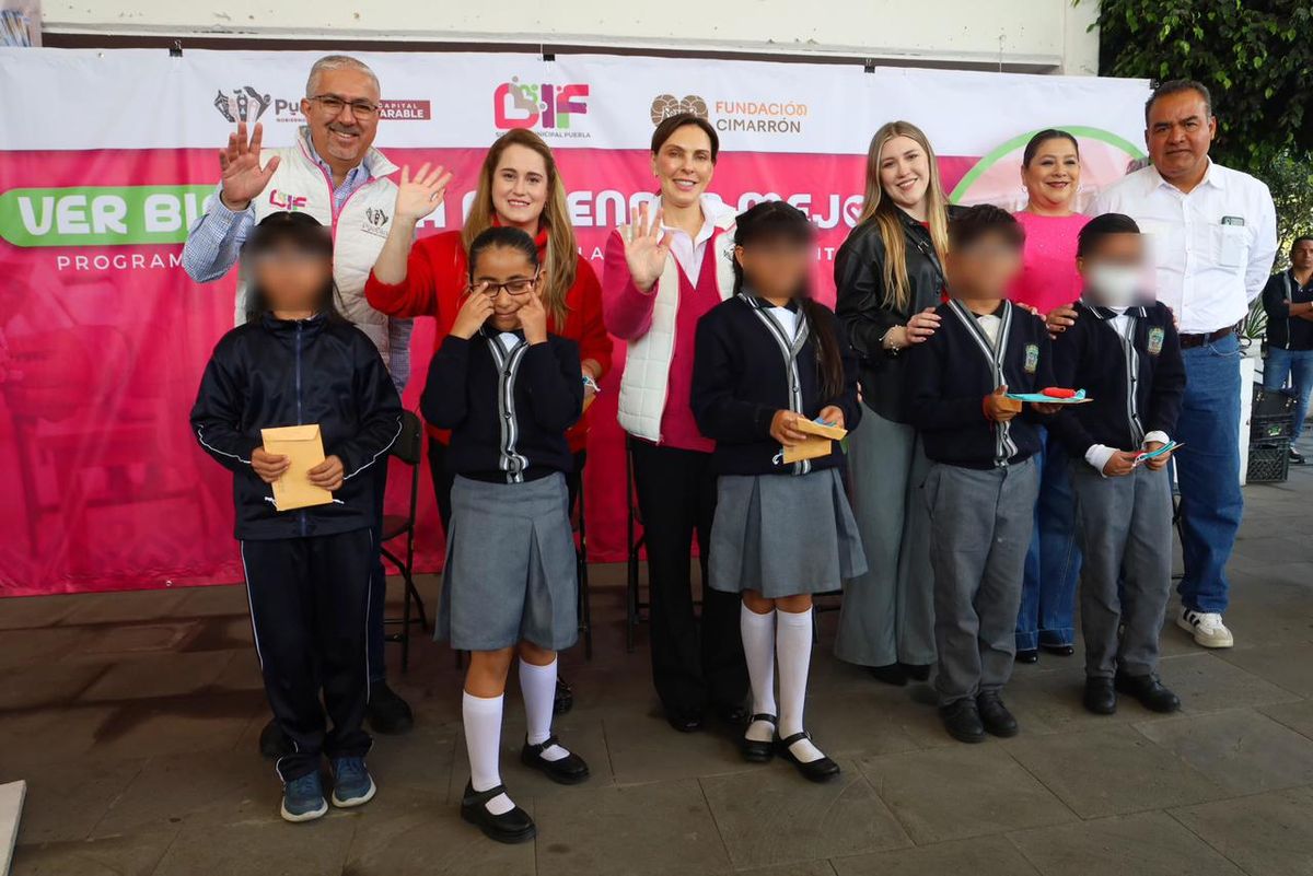 smdif-pue-entrega-anteojos-graduados