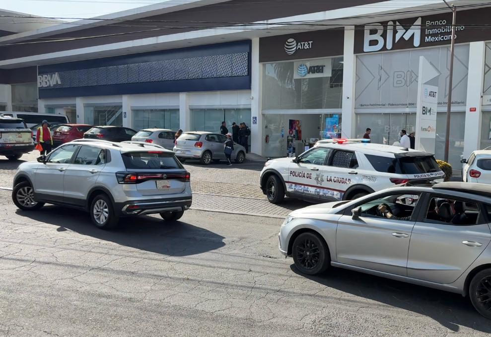 FGE y SSC indagan robo en banco de La Paz; cuestionan versión del presunto afectado