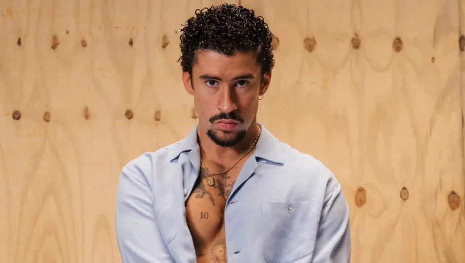 Bad Bunny regala boletos en CDMX a fan que lo esperó afuera de su hotel