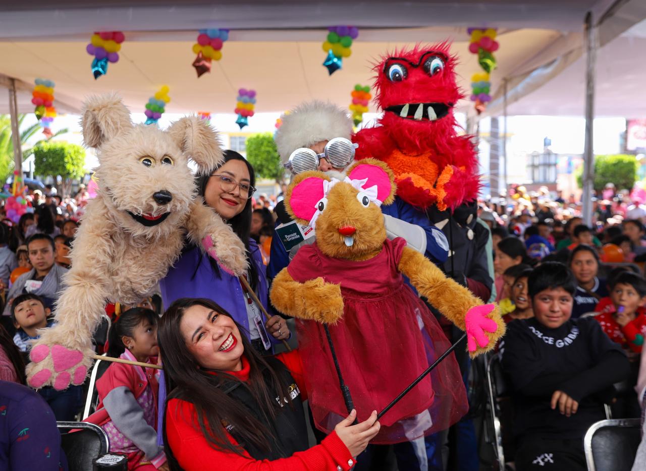 Gobierno de Puebla celebra el Día de Reyes con la entrega de miles de juguetes en 27 microrregiones