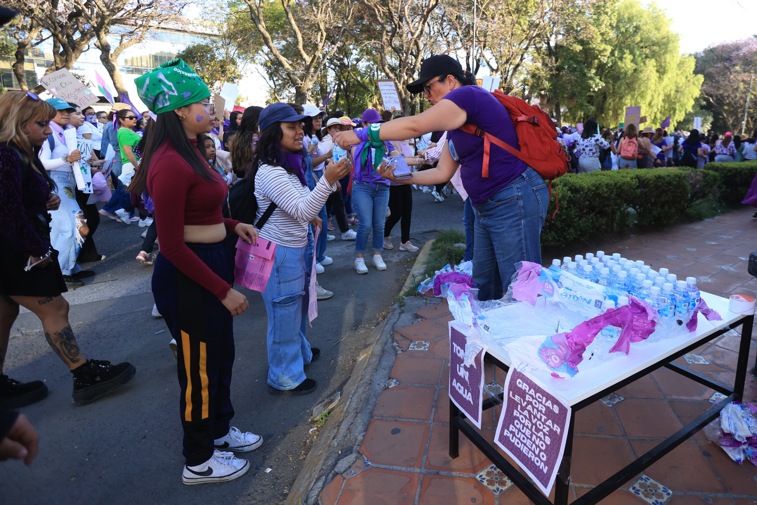 Habrá puntos de hidratación y resguardo con mujeres policías durante marchas del 8M en Puebla capital