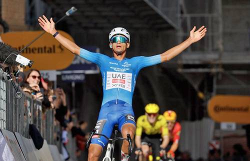 Isaac del Toro gana la Tirreno-Adriático y hace historia para el ciclismo mexicano