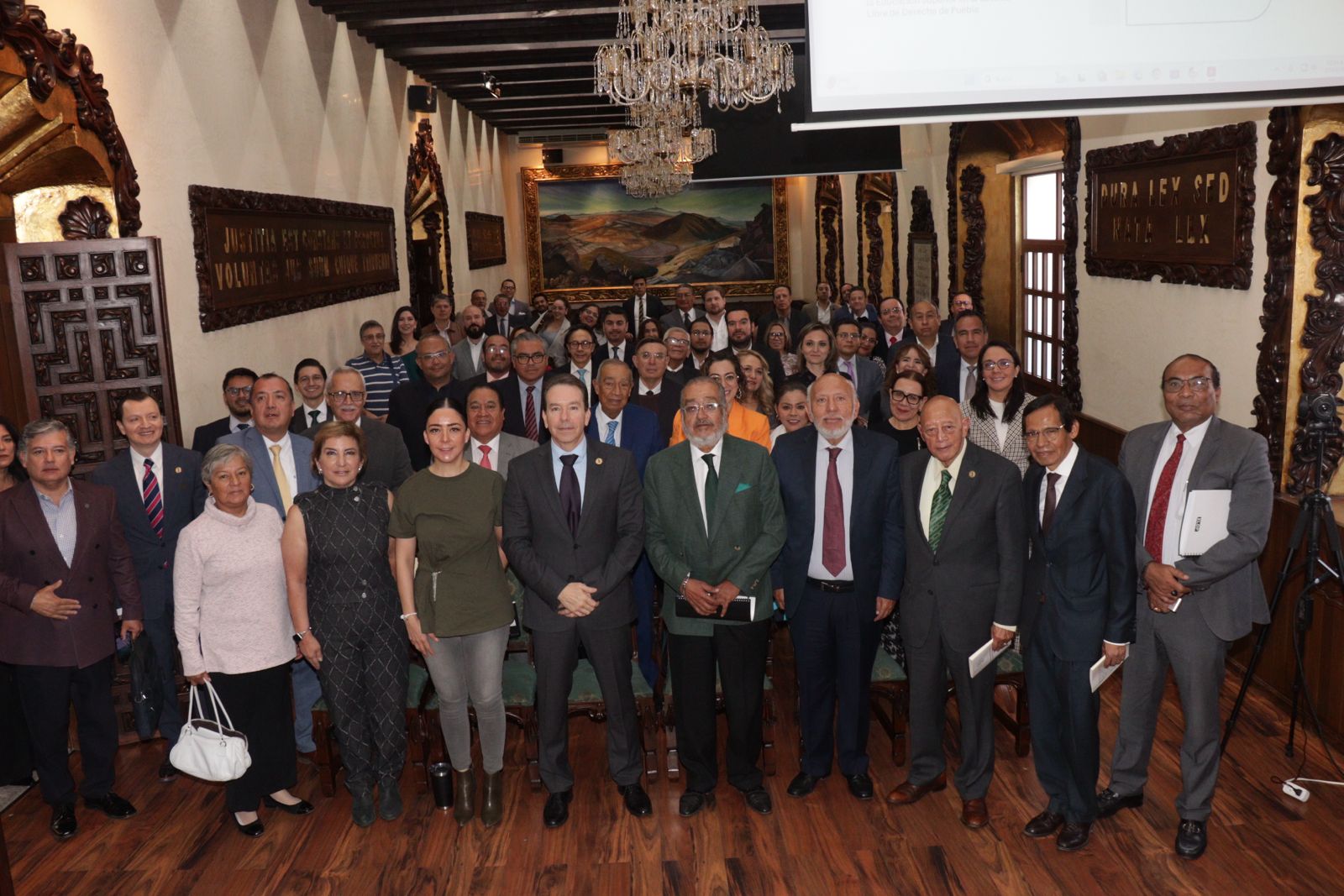 Escuela Libre de Derecho de Puebla, primer lugar en Derecho en ranking 2026 de Reforma