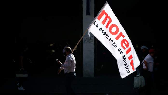 morena-bandera-de