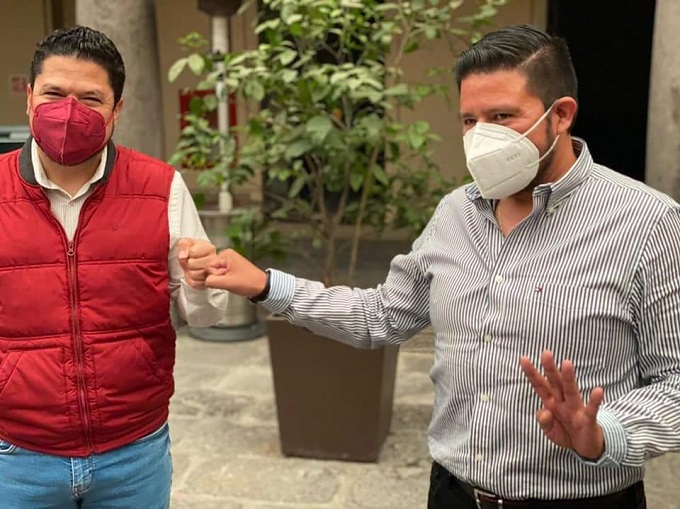 Gabriel Biestro suma a Cotoñeto y luce fuerte para enfrentar a Claudia Rivera