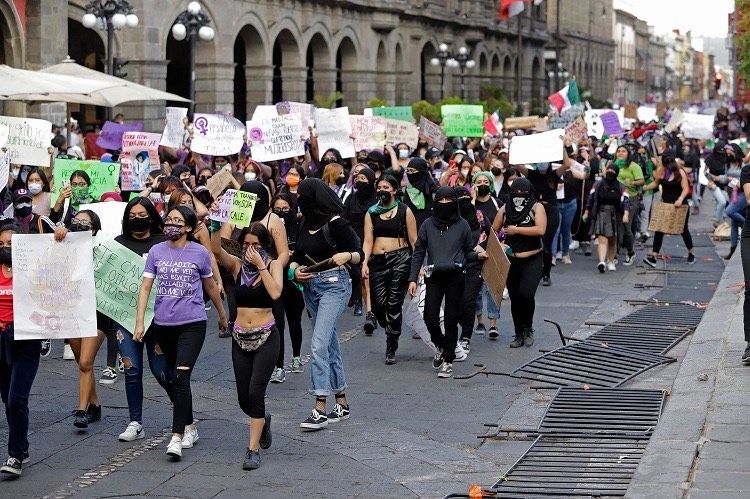 Lejano, el triunfo feminista
