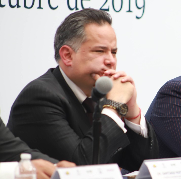 Santiago Nieto.