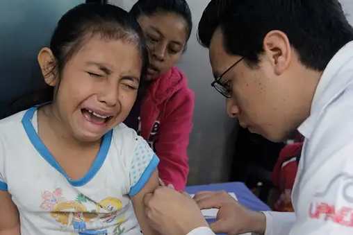 Niños ganan batalla para vacunarse