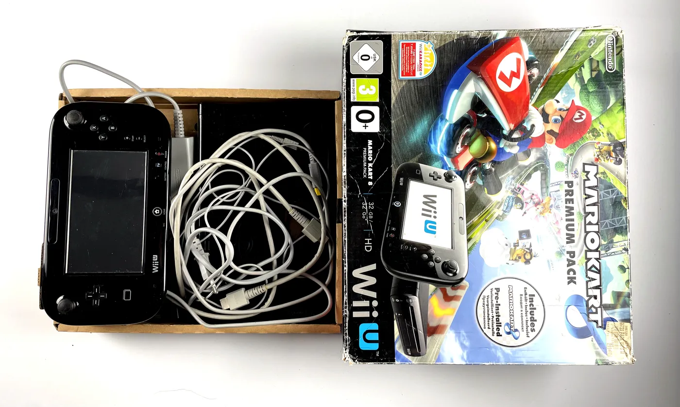 Nintendo Wii U Console Mario Kart 8 Premium Pack