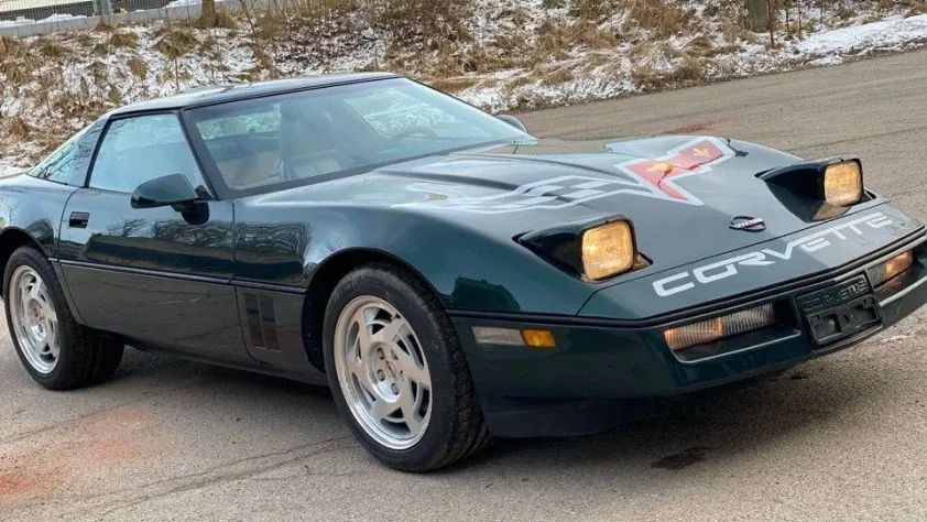 undefined Corvette C4