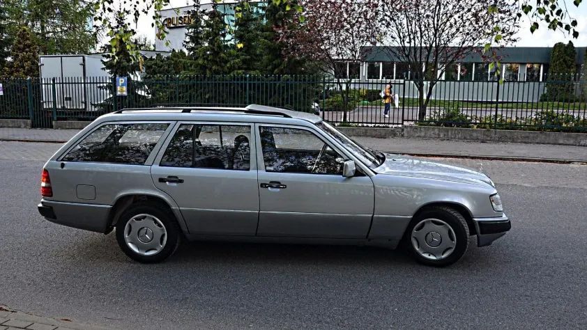 undefined W124 T124 kombi 220E