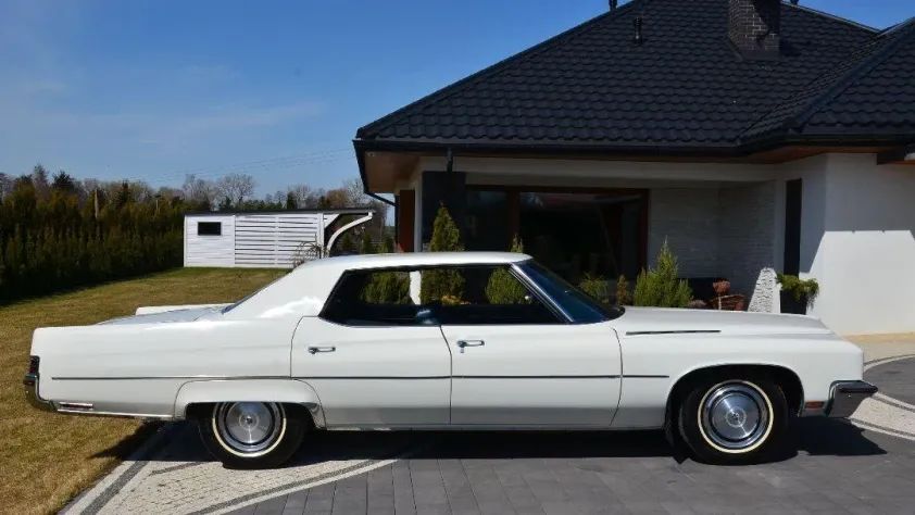 undefined Electra 225