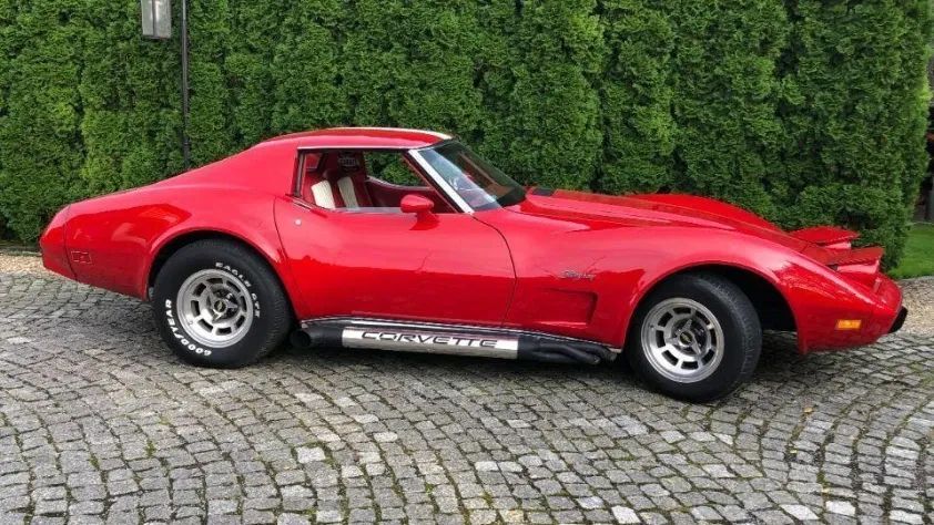 undefined Corvette C3 Stingray V8