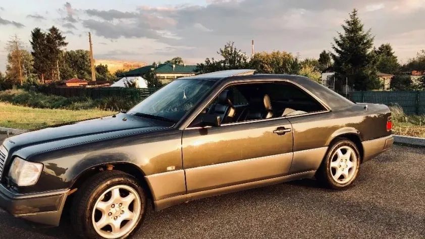 undefined W124 Coupe 200 CE