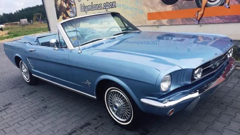 undefined Mustang Cabrio