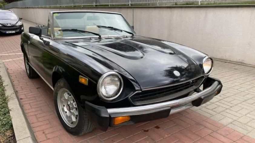 undefined 124 Spider 2000 Pininfarina