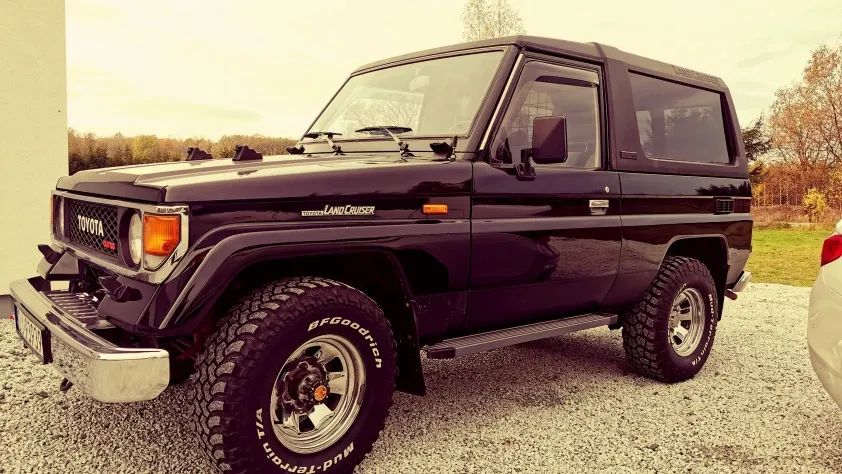 undefined Land Cruiser J70