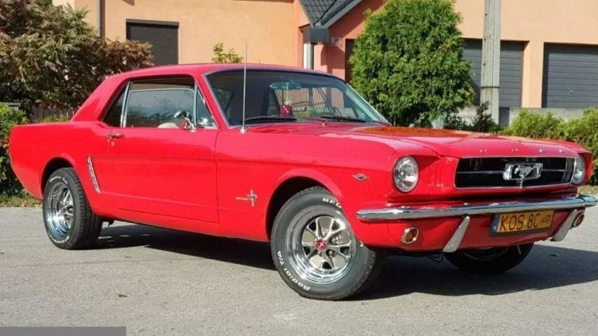 undefined Mustang Coupe V8