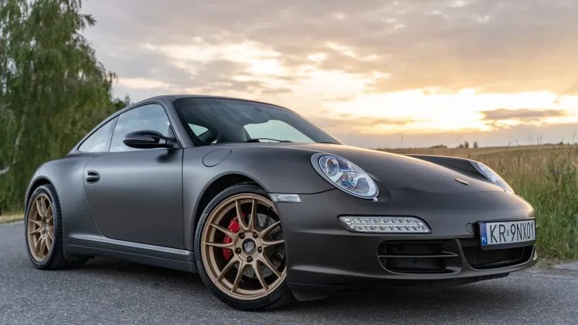 undefined 911 997
