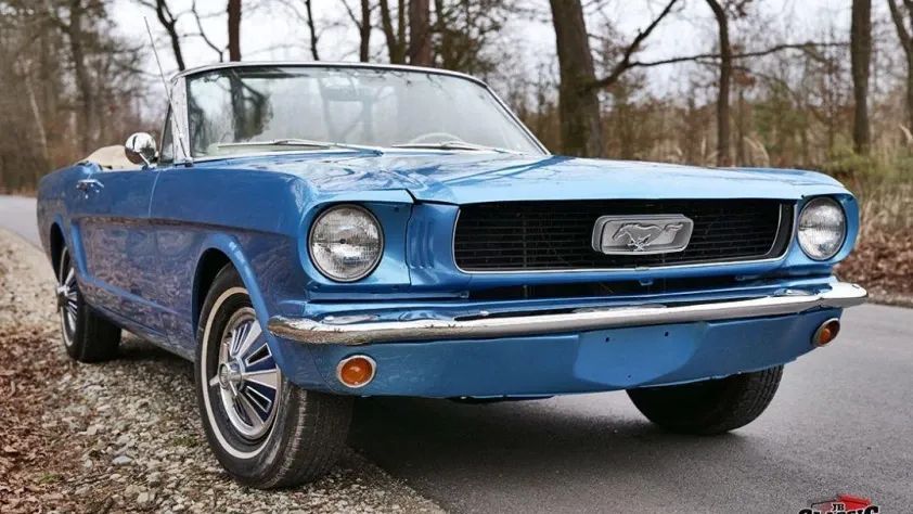 undefined Mustang Cabrio V8
