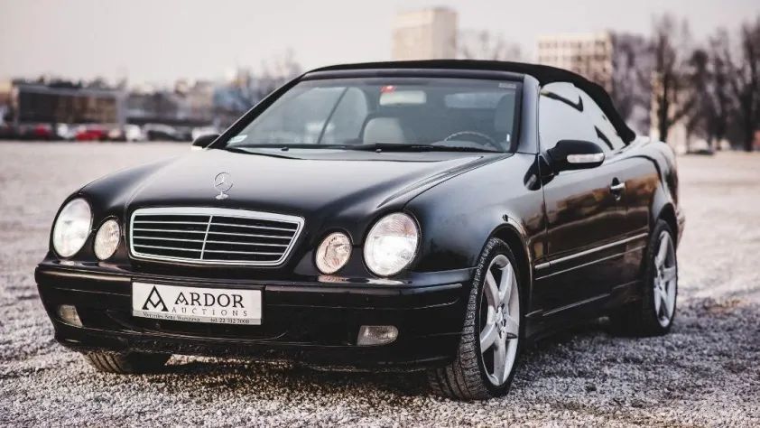 undefined CLK 320 V6