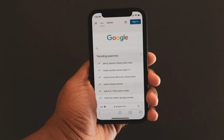 Apple earns a whopping 14-16 percent of its annual profits from Google’s payment to stay the default search engine on iPhone 12, iPhone 13, iPhone 14, iPhone 15, and others. This massive amount is at risk if the US antitrust case rules against Google. (Unsplash)