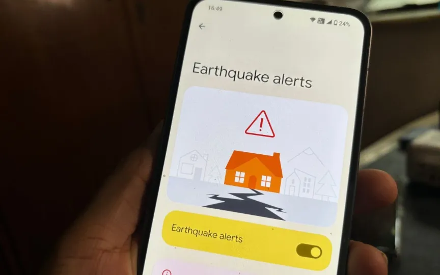 The new earthquake alert system from Google works on Android phones in India notifying them whenever there are tremors.