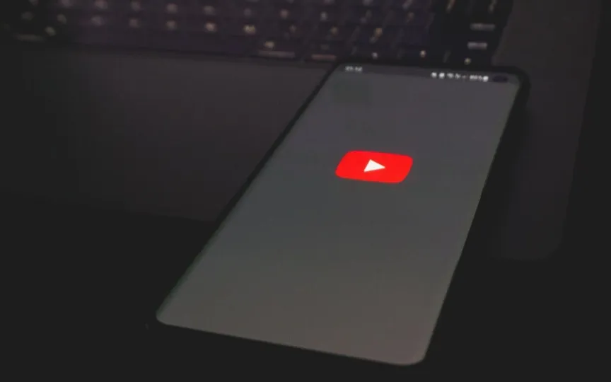 YouTube user have the option to watch ad-free video if they pay for the service and now they get more features and reasons to become a paid user.