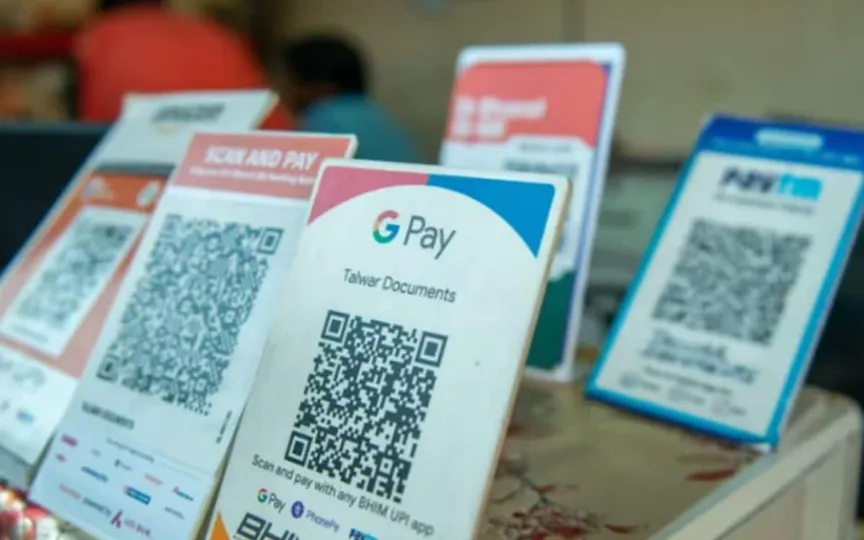 Google Pay is one of the most secure UPI apps, but a scammer or another malicious entity may exploit certain apps, such as 'Screen Sharing' apps to scam you.