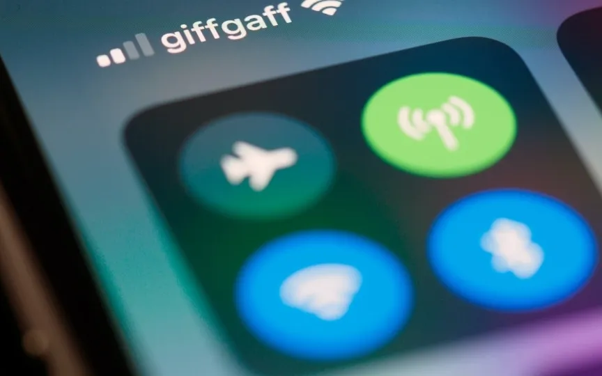 Know all about this Bluetooth security flaw that puts all devices between 2014 and now at risk. iPhone users are advised to be careful while using the AirDrop feature. (Unsplash)