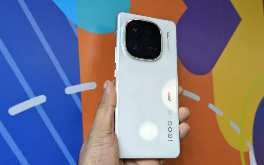 iQOO 12 made its debut in China recently and now buyers in India have the chance to experience the first Snapdragon 8 Gen 3 chipset in the country.